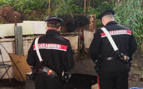 Coltello e cocaina in auto, due denunciati a Villanova