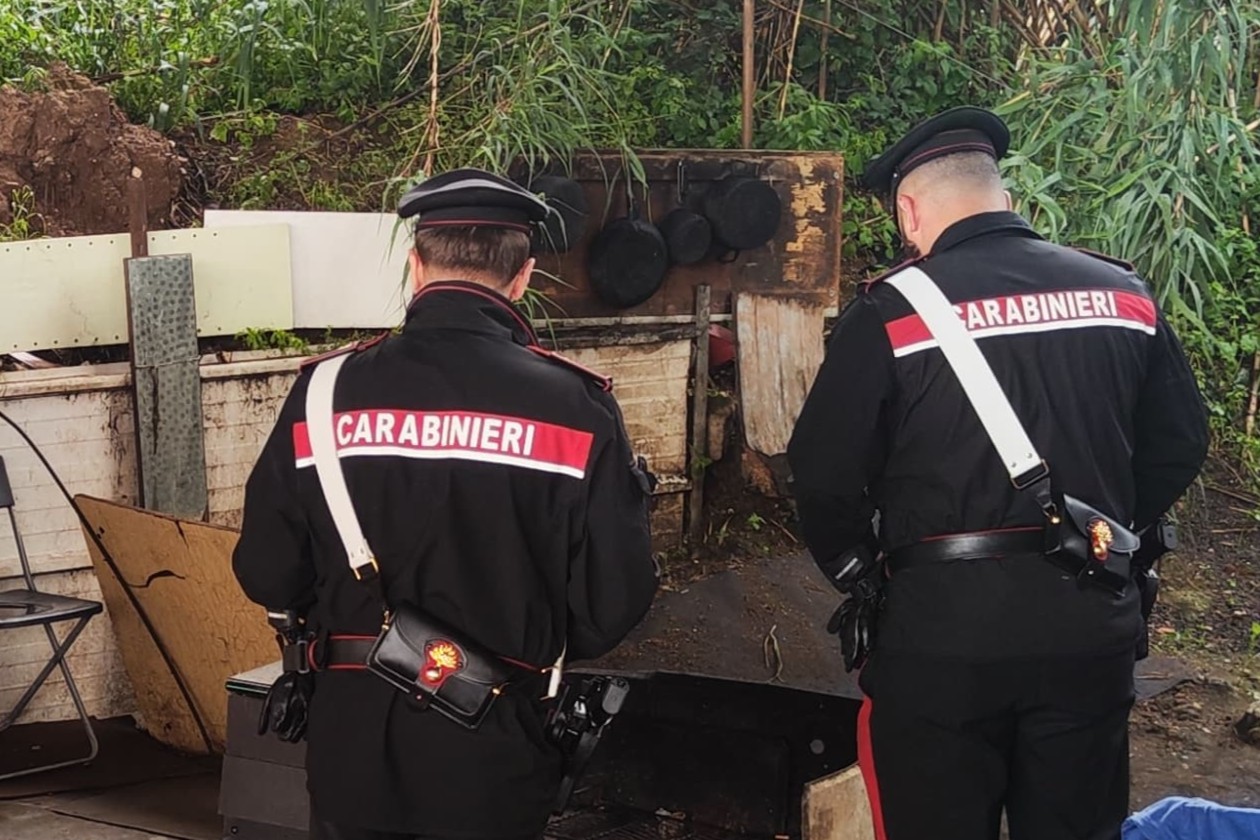 Coltello e cocaina in auto, due denunciati a Villanova